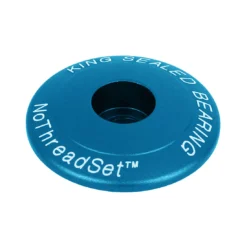 Chris-king Chris King NoThreadSet Ahead-Kap - 1 1/8" - Classic Logo Print -Rijwiel Onderdel Verkoopwinkel chris king stem cap nothreadset ahead kappe 1 18 zoll classic logo print matte turkis 1156568