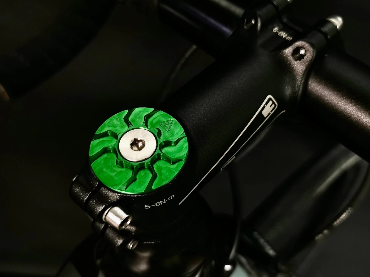 Alugear Spider Top Cap / Ahead Cap - 1 1/8" - Red 5 Alugear Spider Top Cap / Ahead Cap - 1 1/8" - Red - Afbeelding 3