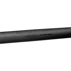 Reverse Components Seismic 810 Carbon Handlebar | 35mm - 25mm Rise - Matt Black/stealth 7 Reverse Components Seismic 810 Carbon Handlebar | 35mm - 25mm Rise - Matt Black/stealth -Rijwiel Onderdel Verkoopwinkel revers components seismic 810 carbon handlebar 31 8mm 25mmrise black stealth detail 1186005